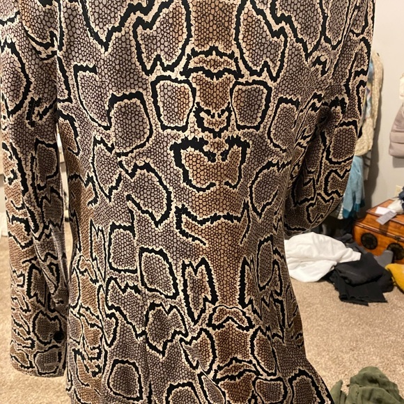 Cabi Python Blazer. Fall 2019. - Picture 6 of 10